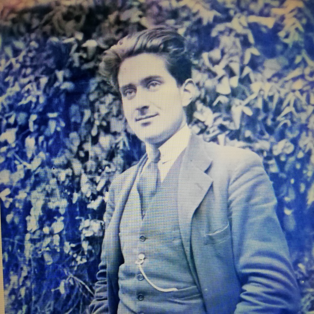 https://dblit.ufsc.br/_images/autores/Giuseppe-Marchiori-giovane-2.jpg